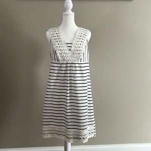 Dressbarn sleeveless black and white striped dress